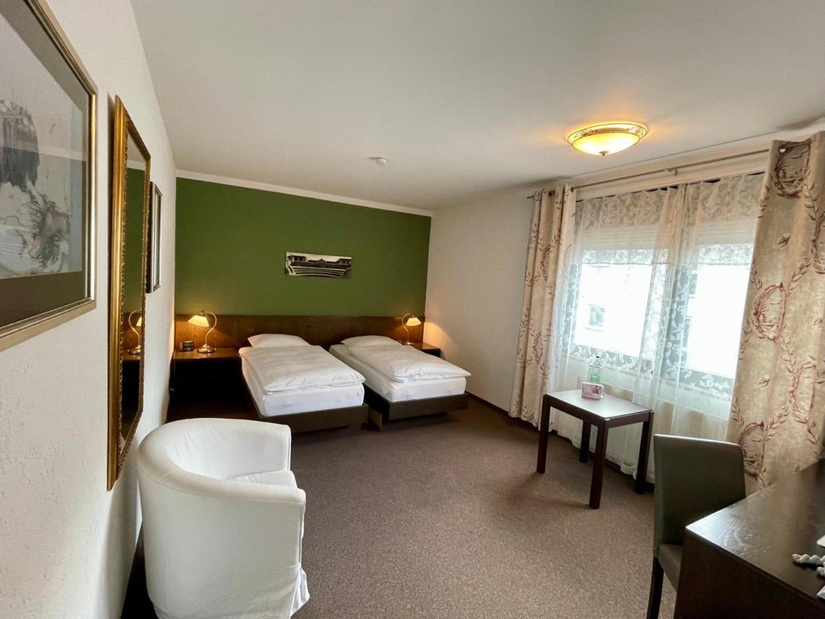 באד נאוהיים Hotel Brunnenhof מראה חיצוני תמונה
