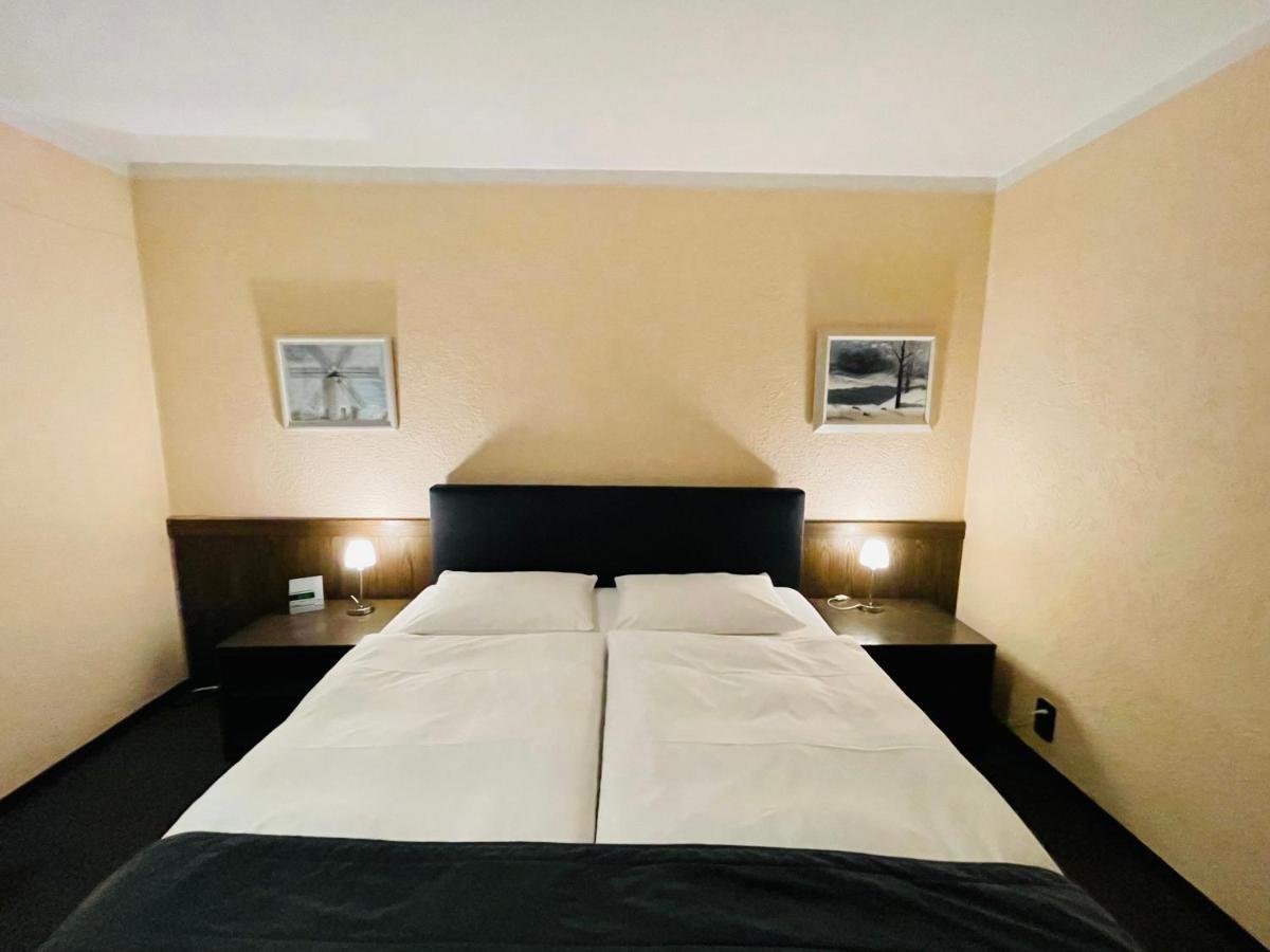 באד נאוהיים Hotel Brunnenhof מראה חיצוני תמונה