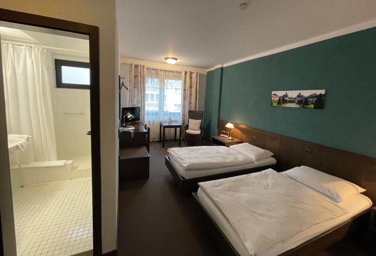 באד נאוהיים Hotel Brunnenhof מראה חיצוני תמונה