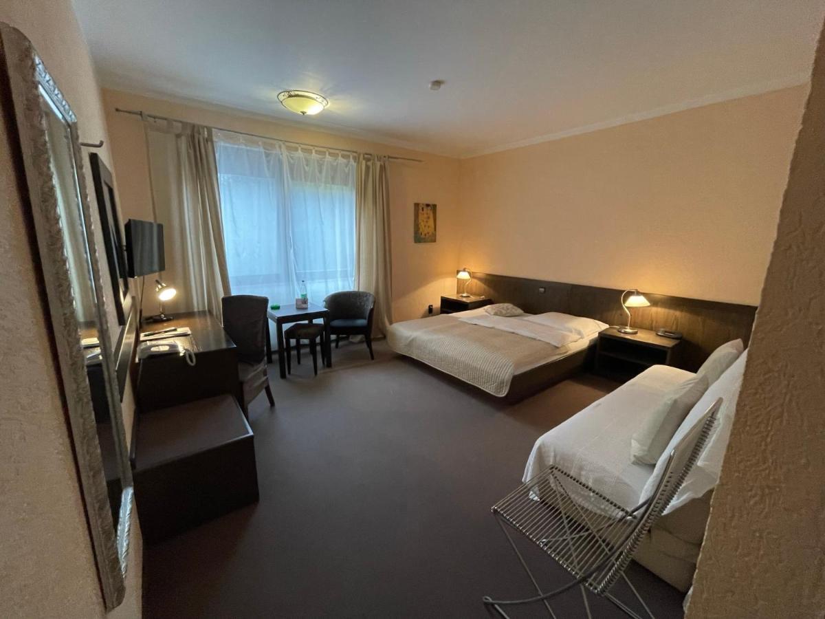 באד נאוהיים Hotel Brunnenhof מראה חיצוני תמונה