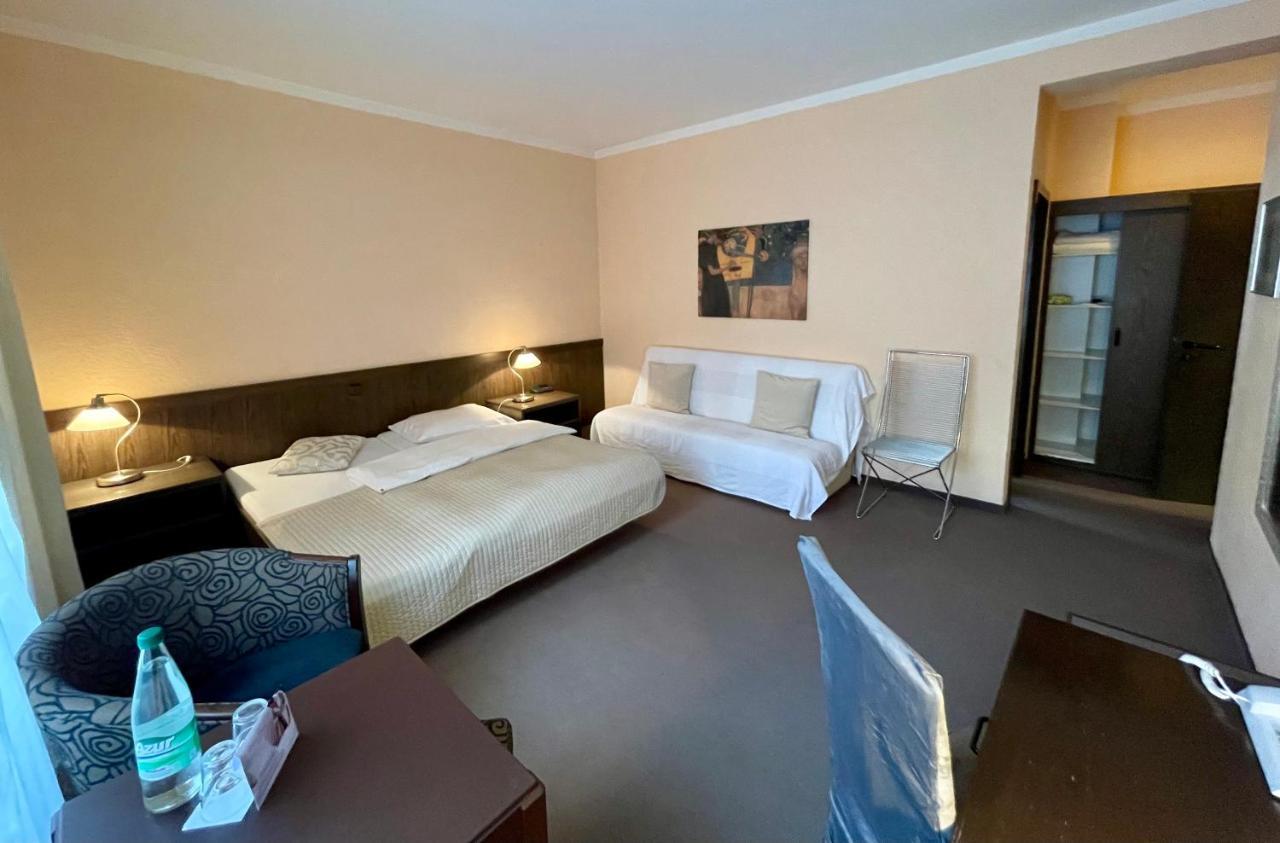 באד נאוהיים Hotel Brunnenhof מראה חיצוני תמונה