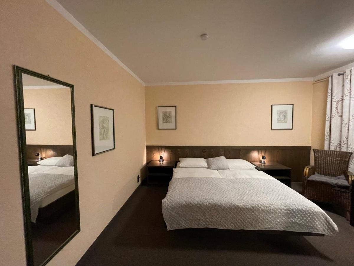 באד נאוהיים Hotel Brunnenhof מראה חיצוני תמונה