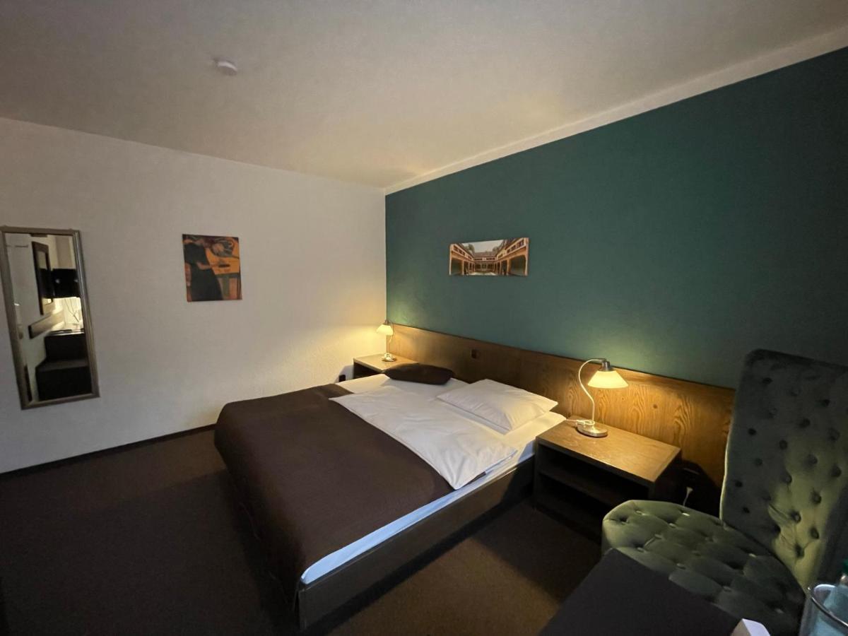 באד נאוהיים Hotel Brunnenhof מראה חיצוני תמונה