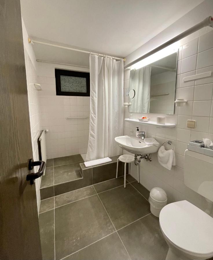 באד נאוהיים Hotel Brunnenhof מראה חיצוני תמונה