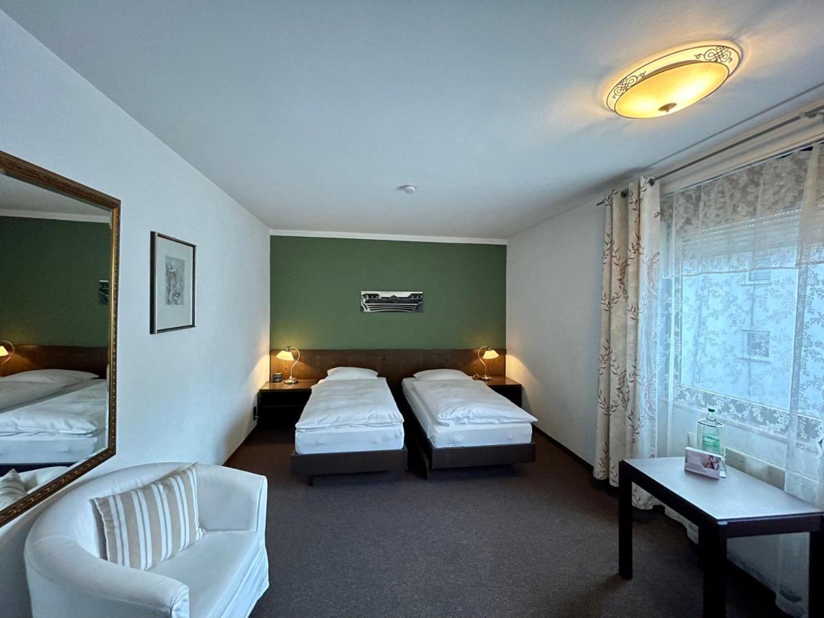 באד נאוהיים Hotel Brunnenhof מראה חיצוני תמונה