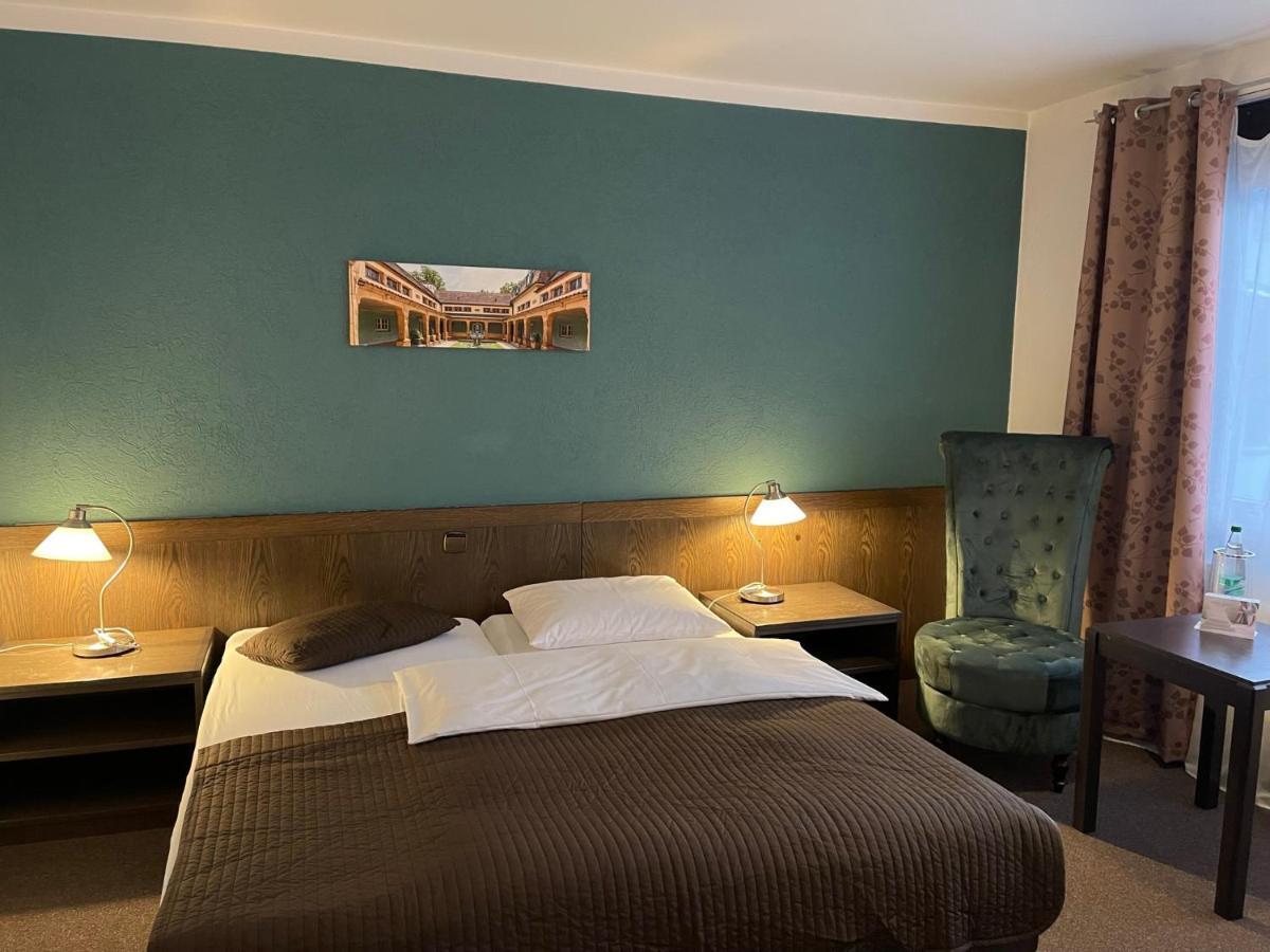 באד נאוהיים Hotel Brunnenhof מראה חיצוני תמונה