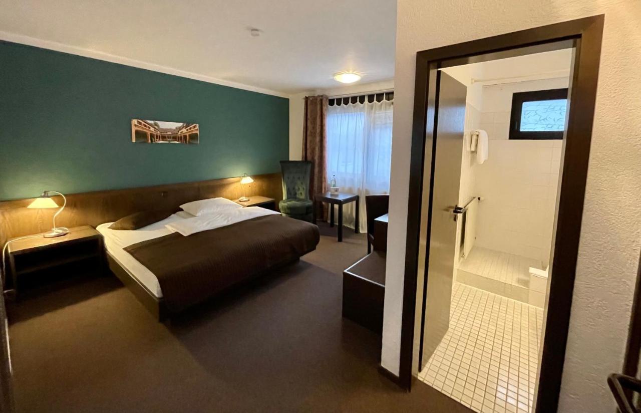 באד נאוהיים Hotel Brunnenhof מראה חיצוני תמונה