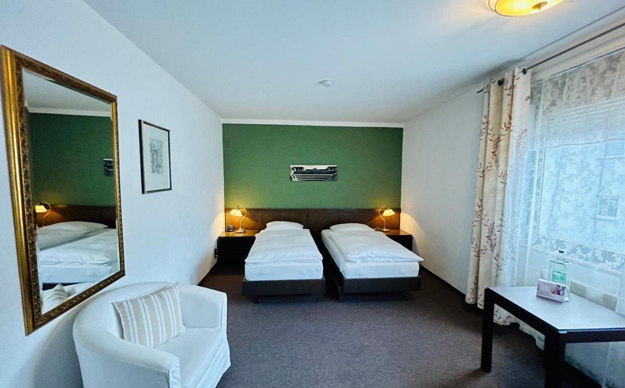 באד נאוהיים Hotel Brunnenhof מראה חיצוני תמונה