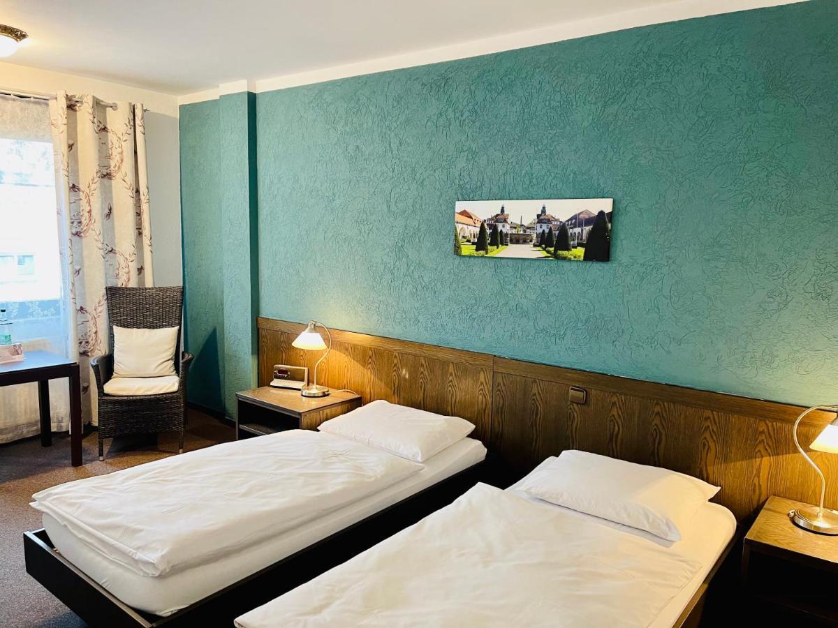באד נאוהיים Hotel Brunnenhof מראה חיצוני תמונה